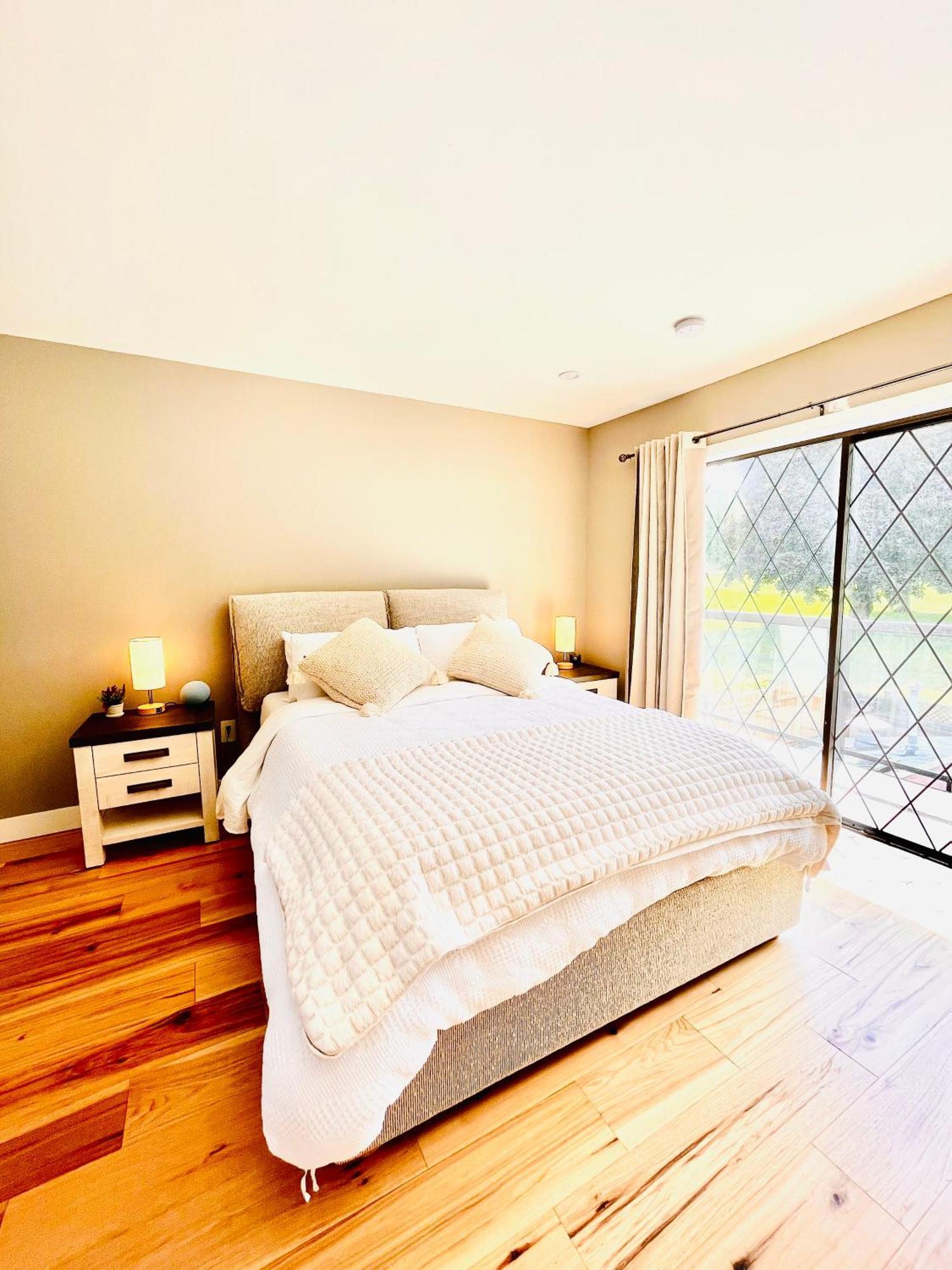 Oceanside Manor - Fancy Room - Golf Course & Beach View Qualicum Beach Ngoại thất bức ảnh