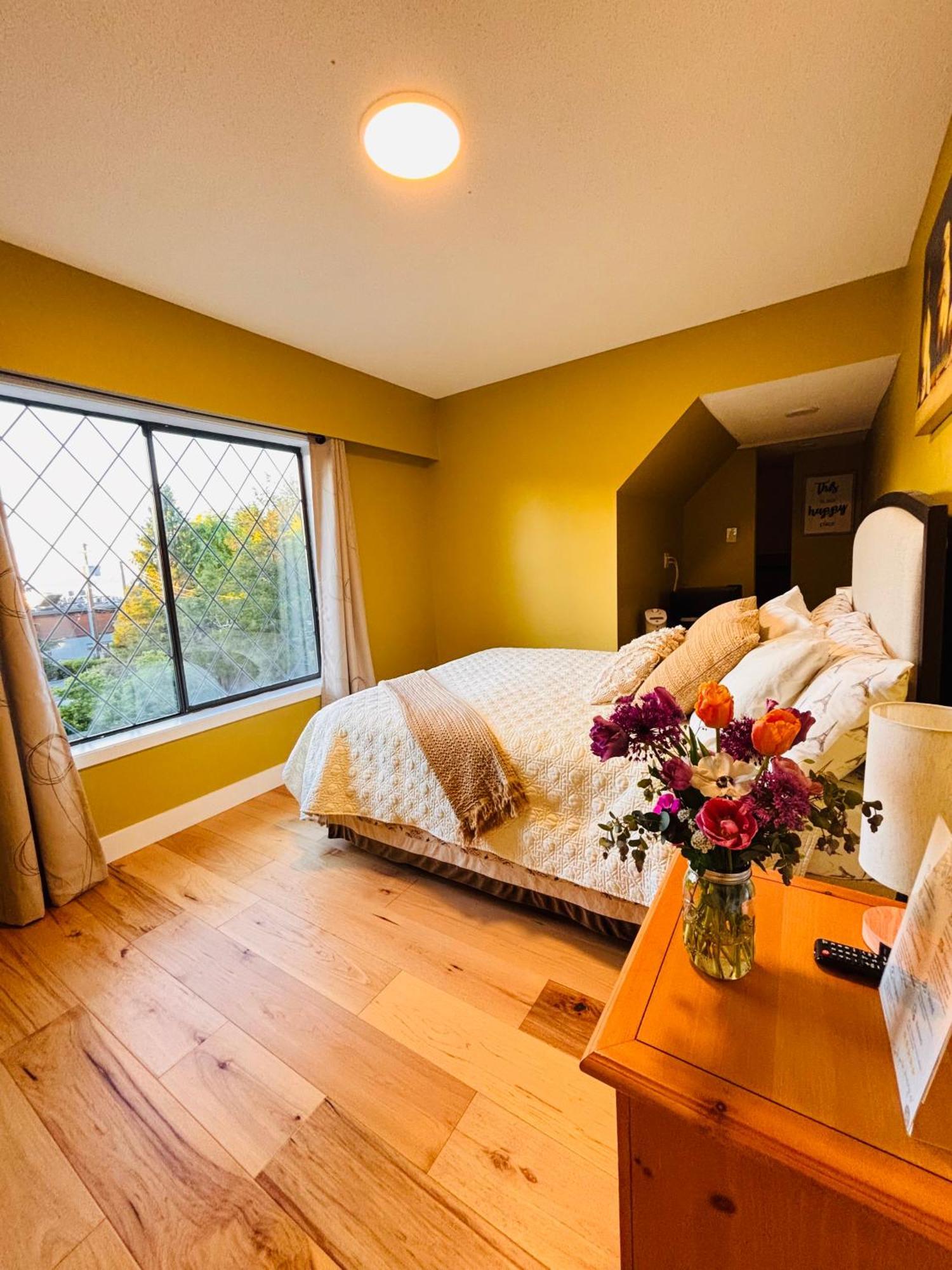 Oceanside Manor - Fancy Room - Golf Course & Beach View Qualicum Beach Ngoại thất bức ảnh